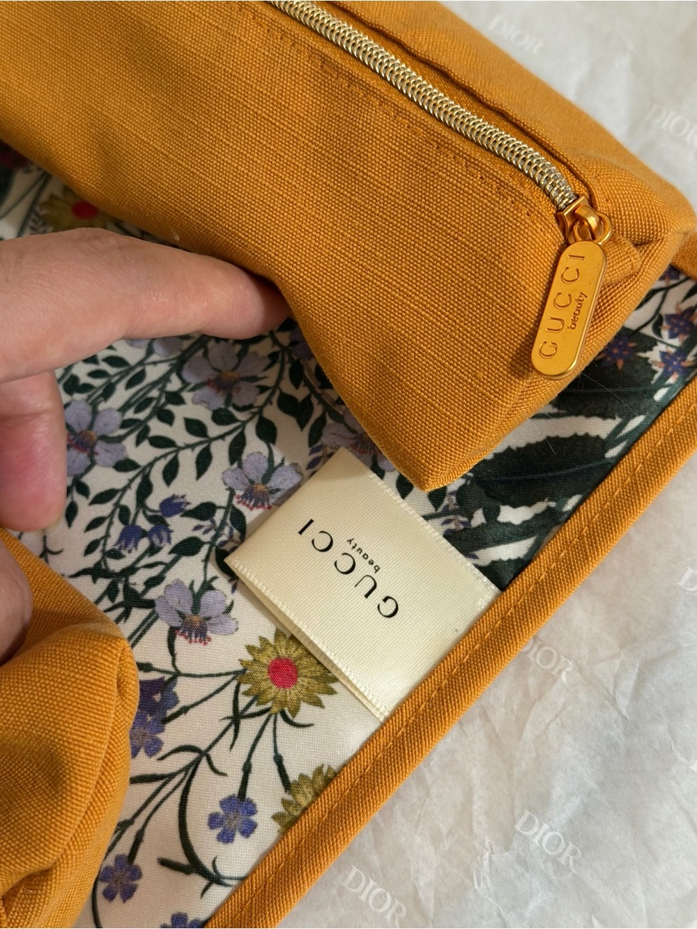 Brand new Gucci mustard yellow beauty travel Pouch with Gold Logo - Picture 5 of 17